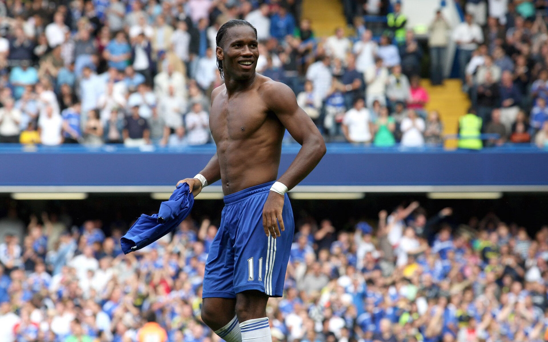 德国男子场地自行车选手在竞速赛中获得第六名，德国骑自行车